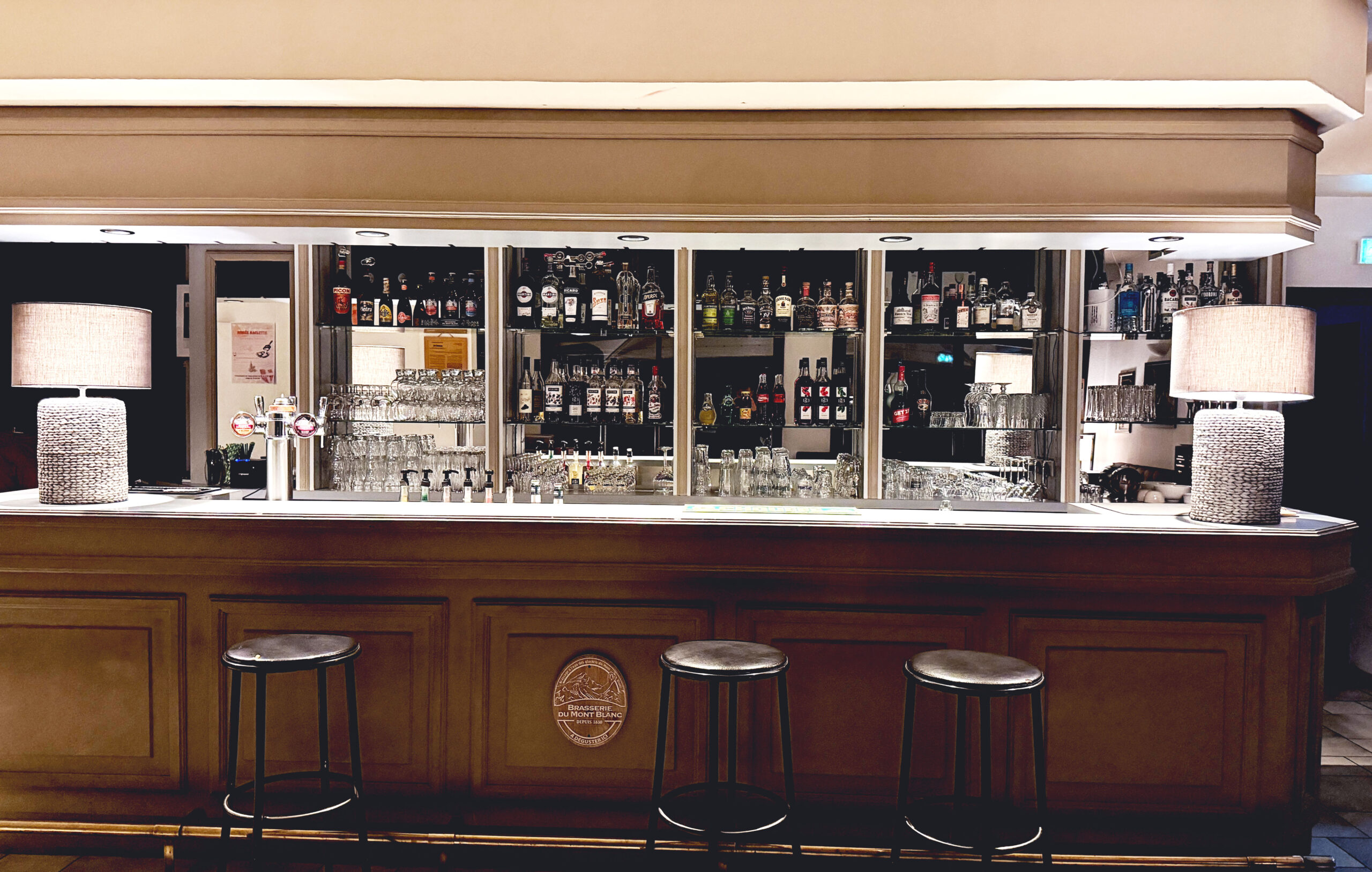 bar